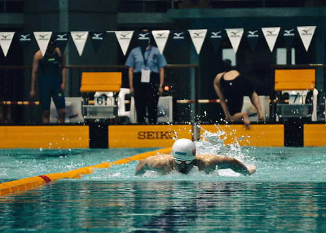 synchronized swimmers