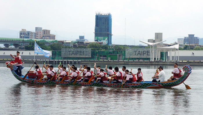 Dragon boat race