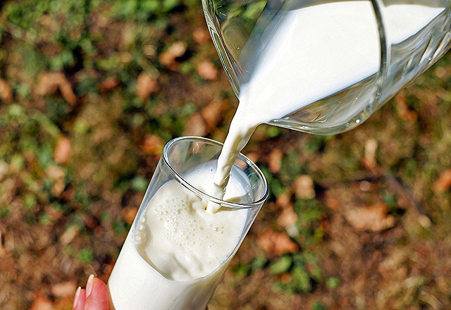 drinking milk for rehydration