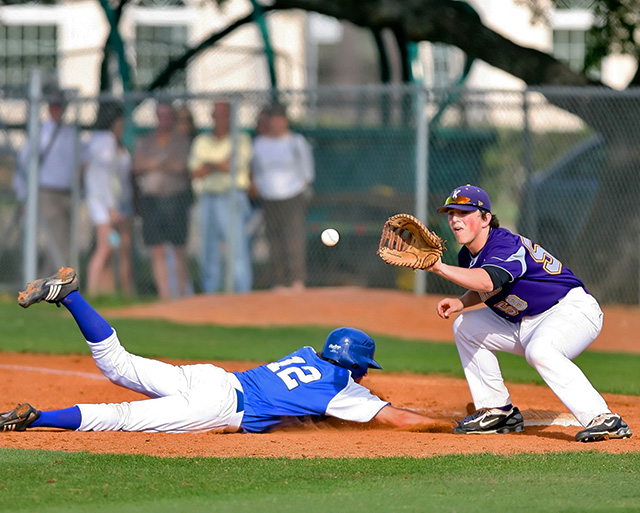 baseball pickoff