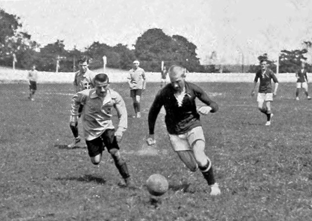 First round of the football competition at the 1912 Summer Olympics (Finland in tehe dark jerseys)