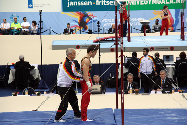 horizontal bar routine