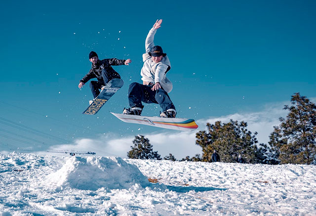 snow tricks - unsplash